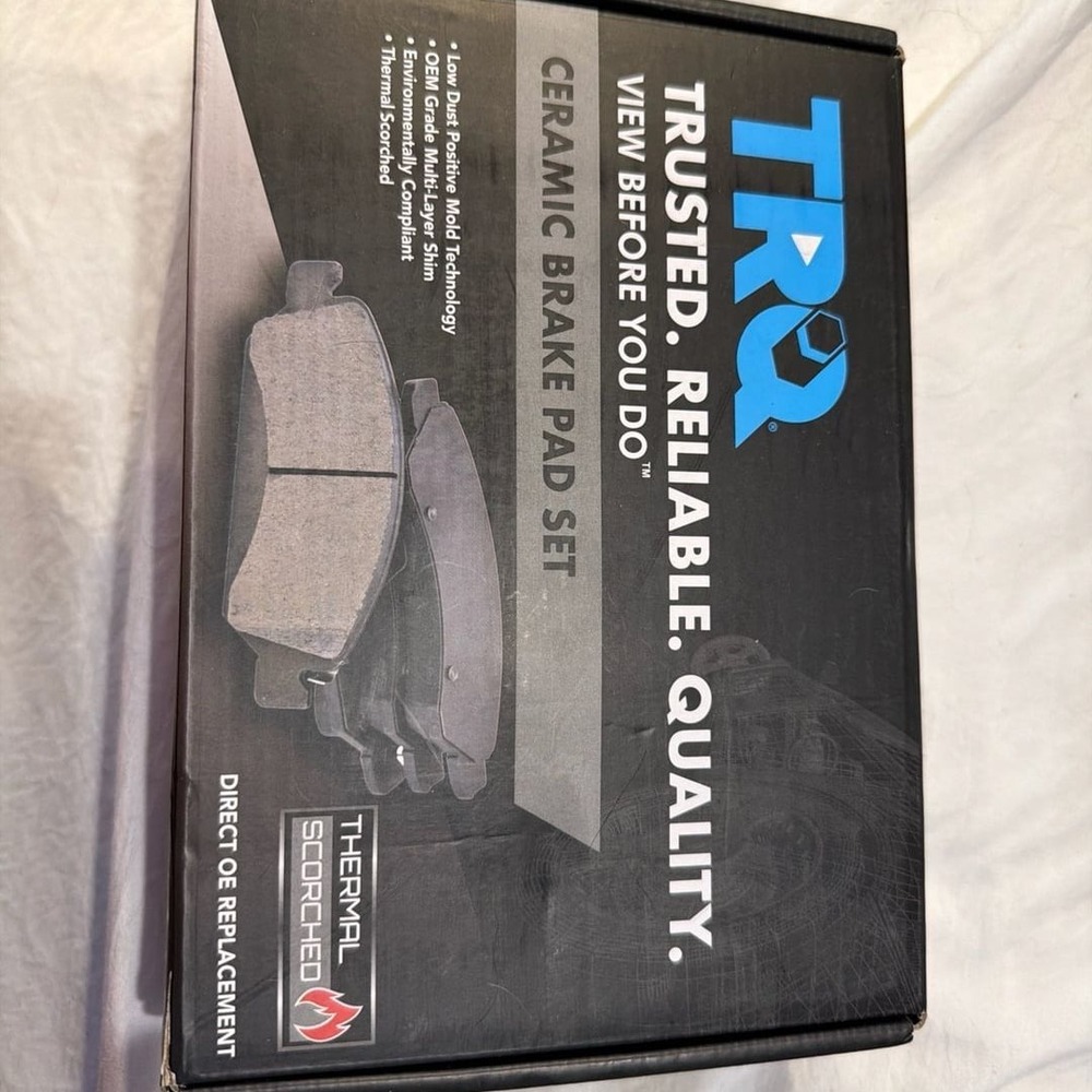 TRQ 1ABPS03501 Front & Rear Ceramic Disc Brake Pad Kit